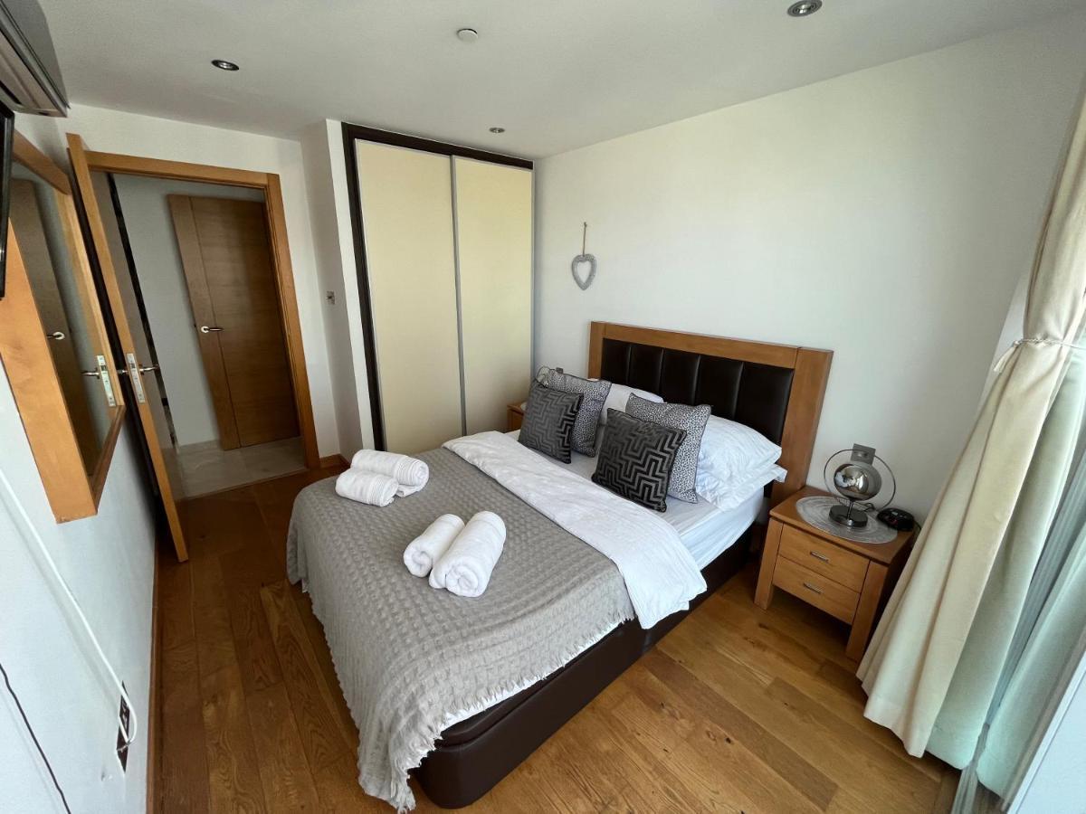 Ocean Village Lovely 2 Bedroom Apartment 直布罗陀 外观 照片