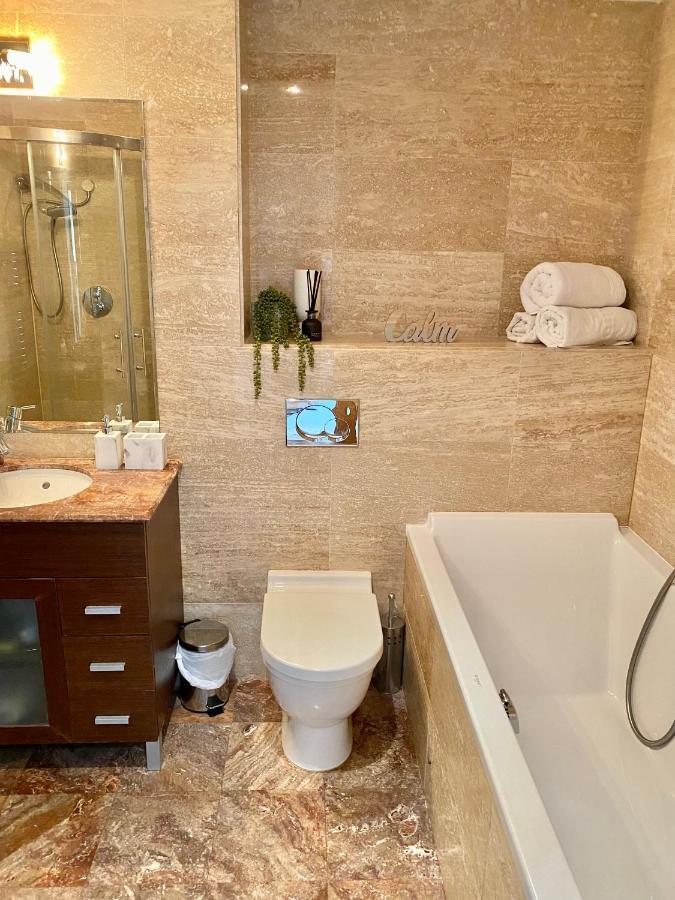 Ocean Village Lovely 2 Bedroom Apartment 直布罗陀 外观 照片